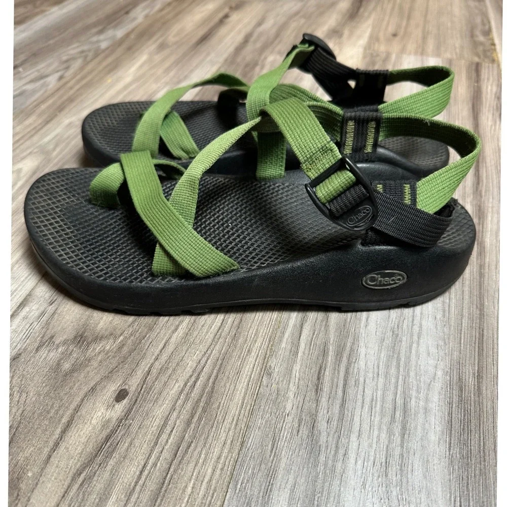 Chaco Men's Z/2 Classic Green Strappy Hiking Sandals Vibram Sole Size 10